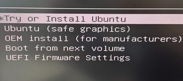 Ubuntu выбран по умолчанию